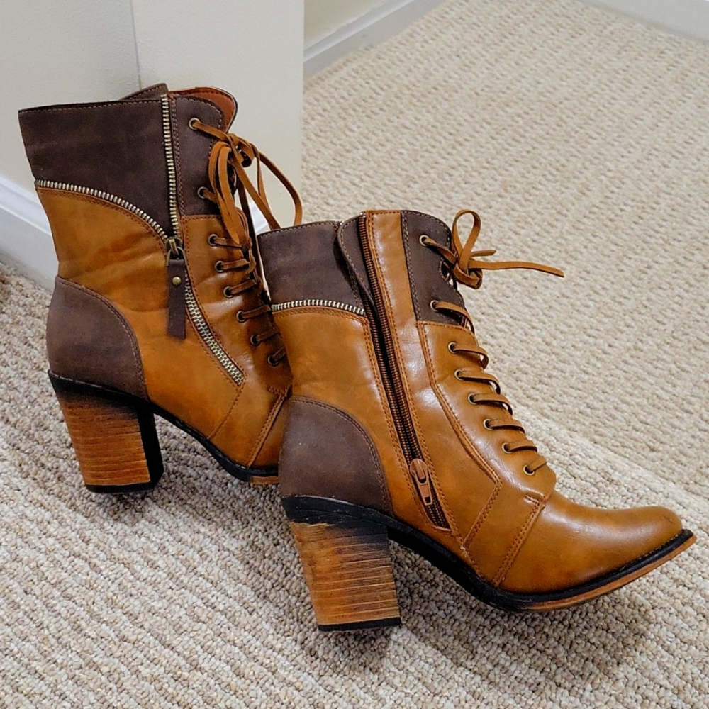 Brown, round toe side zip boot